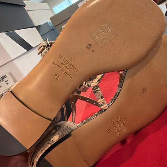 Valentino Donna thong Sandal leather strappy Donna sand beige color size 35 NEW - Picture 7 of 11